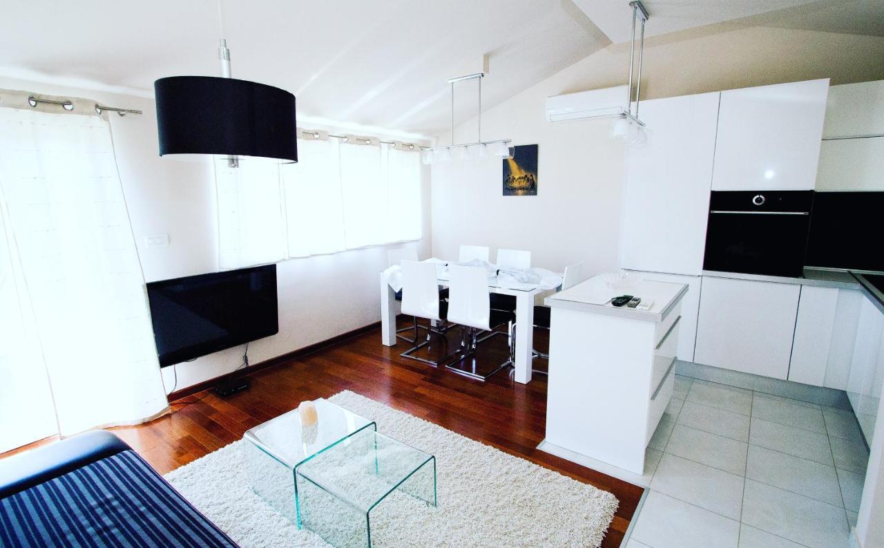 Deluxe Suites Mandic Omiš Exteriör bild